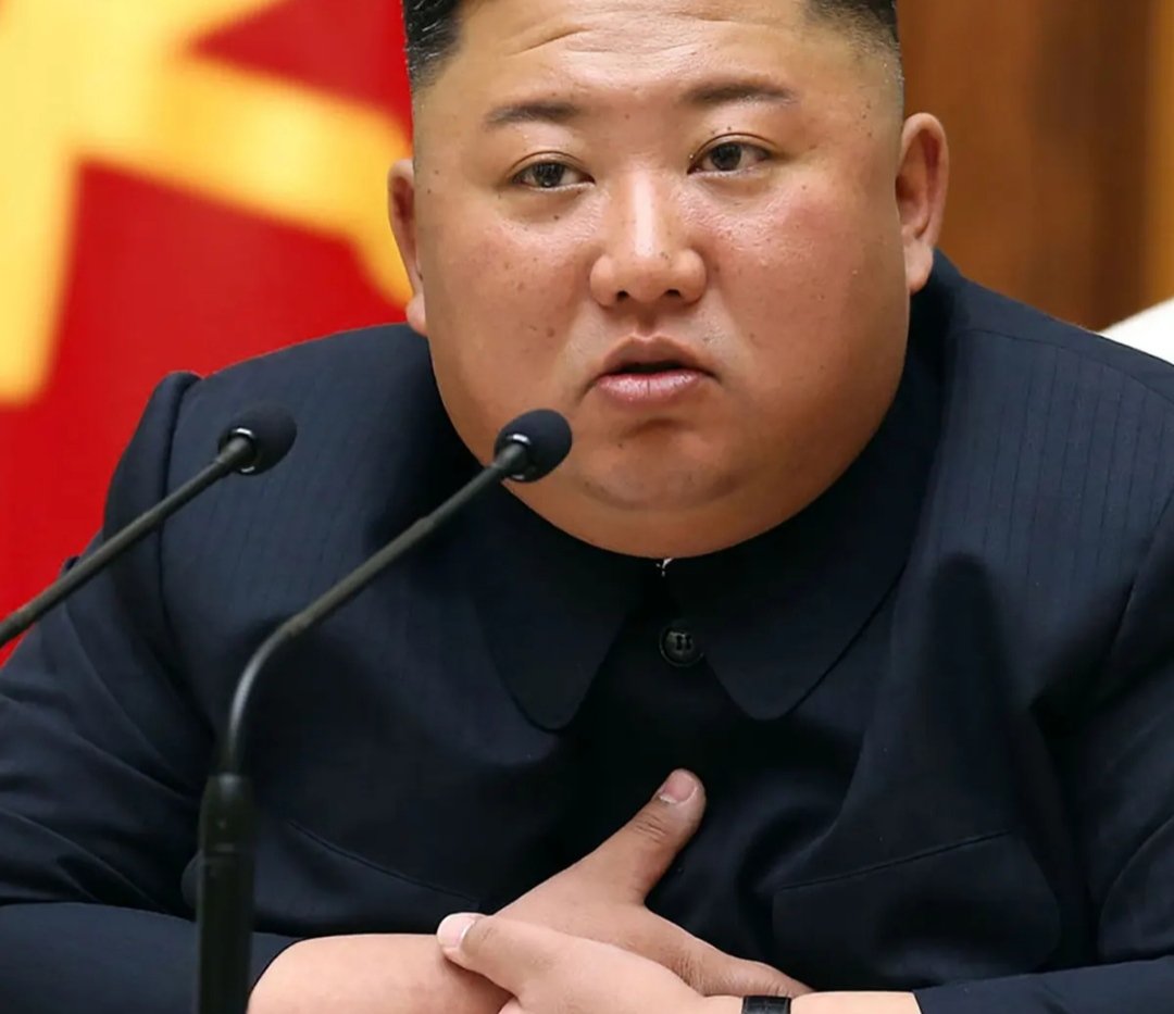 Enin_Chakerz's tweet image. #Korea  
#දකුනු කොරියාව විසින් උතුරු කොරියාවේ හමුදා  නිල ඇදුම් වලින් සැරසුන පුද්ගලයින් 11ස් දෙනෙකු තම මුහුදු කලාපය උල්ලංඝනය කිරිම නිසා අත්තඩංගුවට ගෙන තිබේනවා. #තවත්_යුද්දයක්ද?