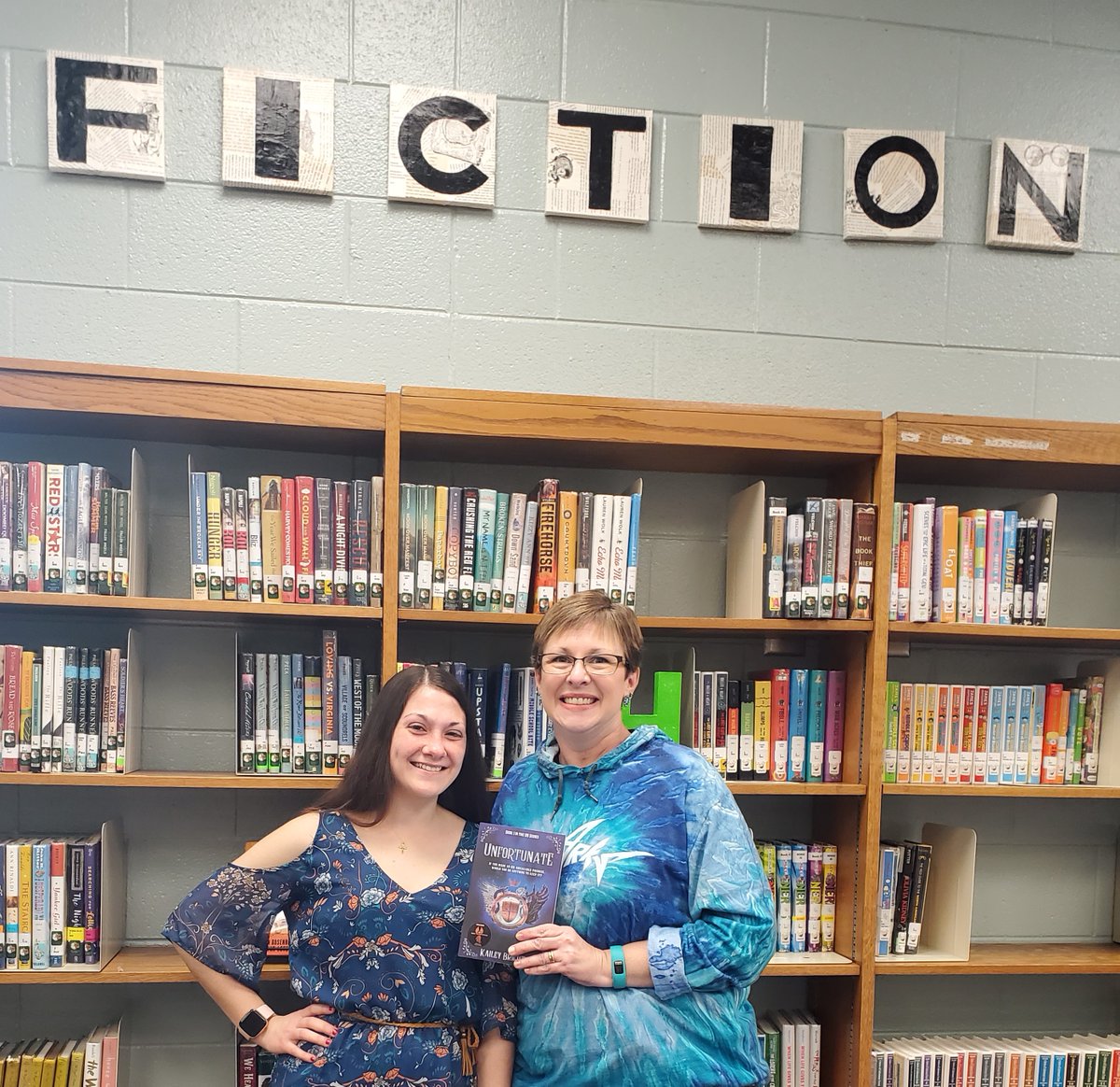 MBBennettLMS's tweet photo. It was so neat to have one of my former readers visit me as an author!

#HCSLibraryMedia #SJMSharpSharks @KaileyBright @AnnMooreHCS #TheStJamesWay https://t.co/IrTsgJiOEy