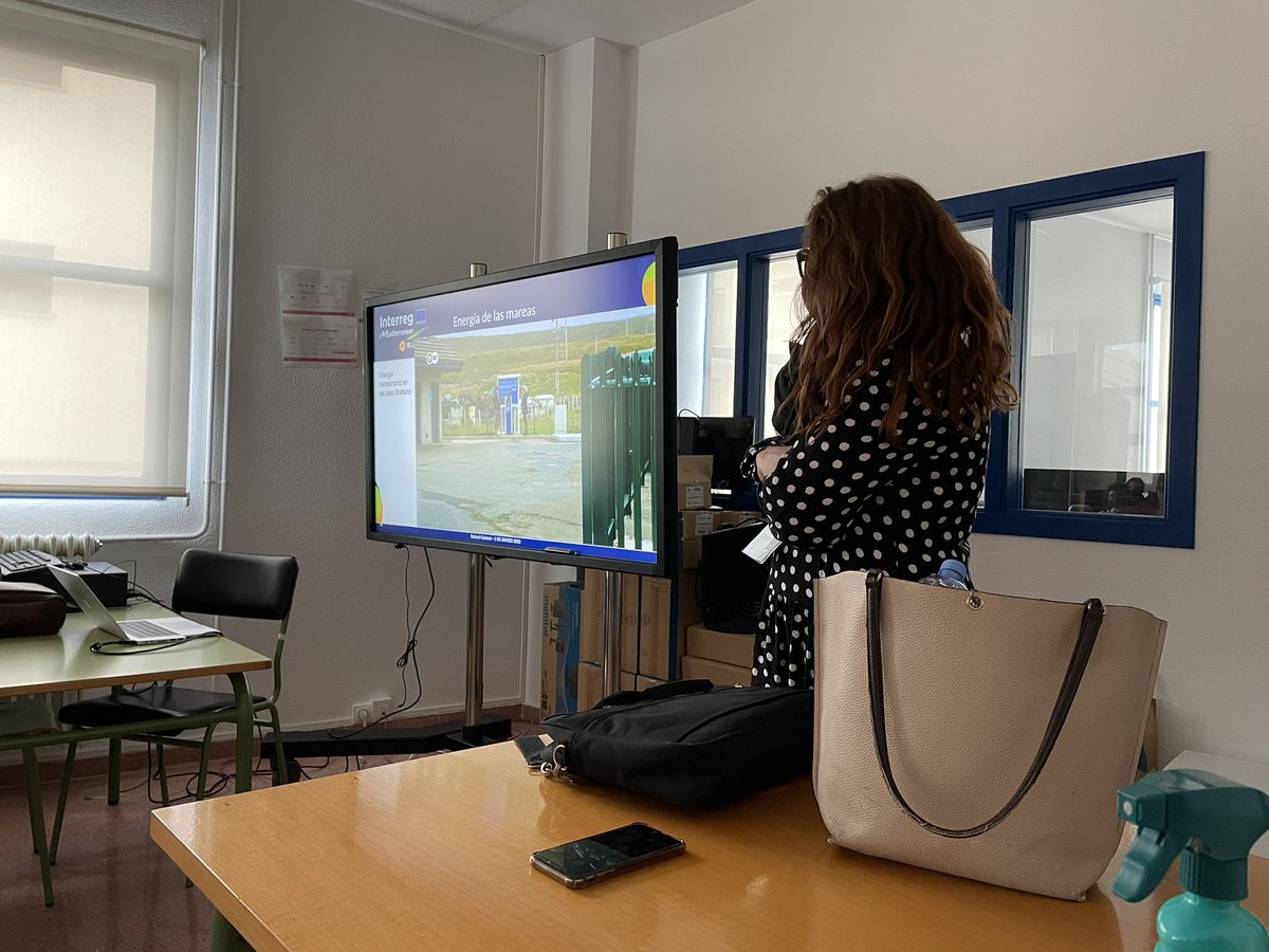 cpmrequena's tweet photo. Muy ilusionad@s con nuestra participación en el proyecto @bluedeal_med. Gracias a @mamenrenovell y al @ceeivalencia por la iniciativa. Ampliamos nuestra mirada uniendo arte, música y energías renovables marinas! https://t.co/yRwbx55muk