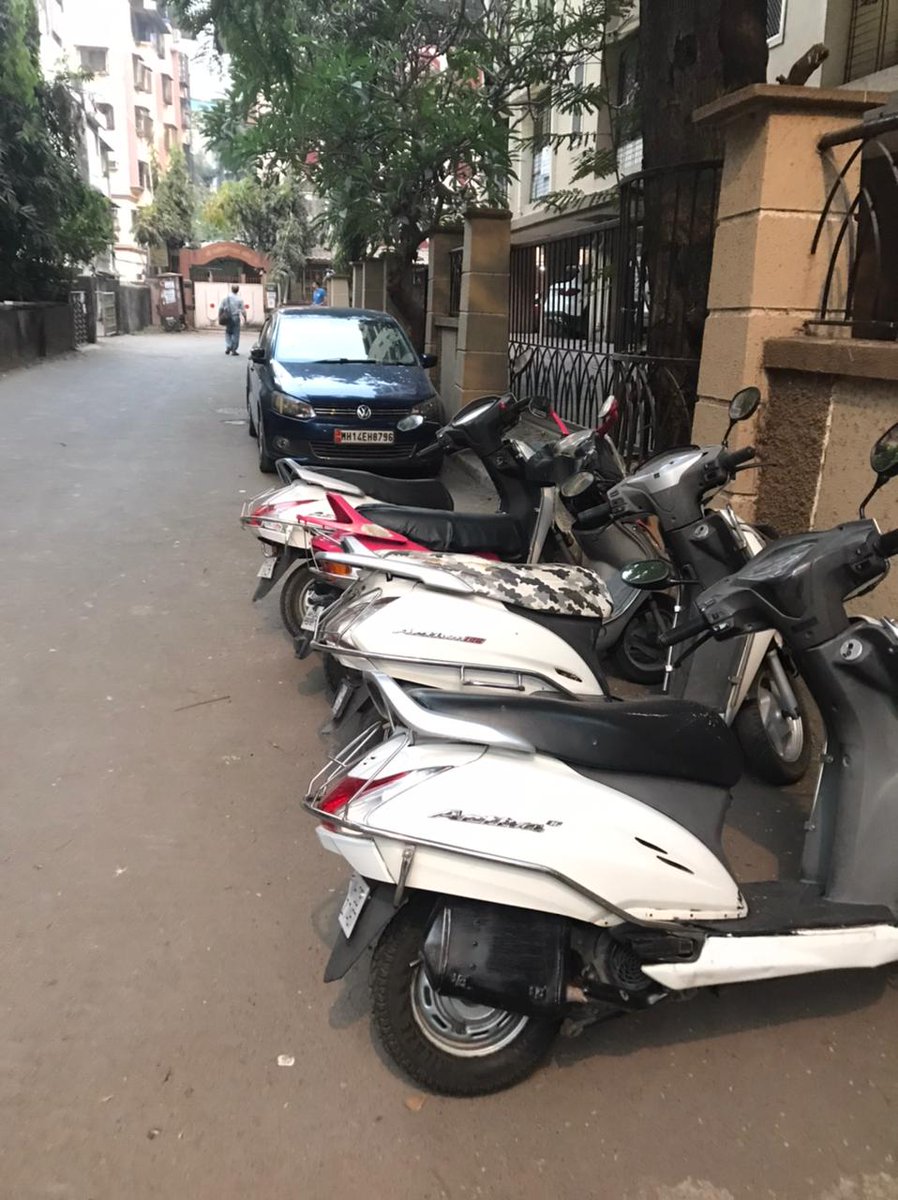 sourabhshinde's tweet photo. There are almost 30 to 40 bikes parked everyday, due to this there are lots of clashes happening between the public and residents of our colony and this may turn into a chaos soon. So i request you to please look into this at the earliest https://t.co/z3D4Xyq9k2