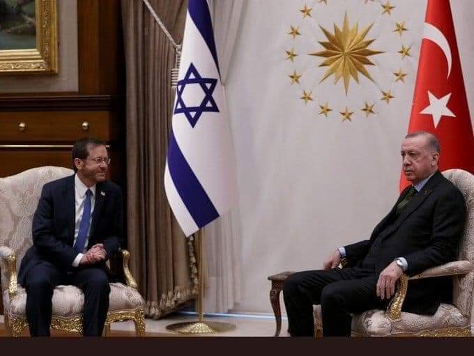 İsrail Cumhurbaşkanı Isaac Herzog; ancak üç ayda randevu alabildi..
Türkiye’nin Liderliğini Dünya kabul etti de biat etmeye gelmiş gibi.