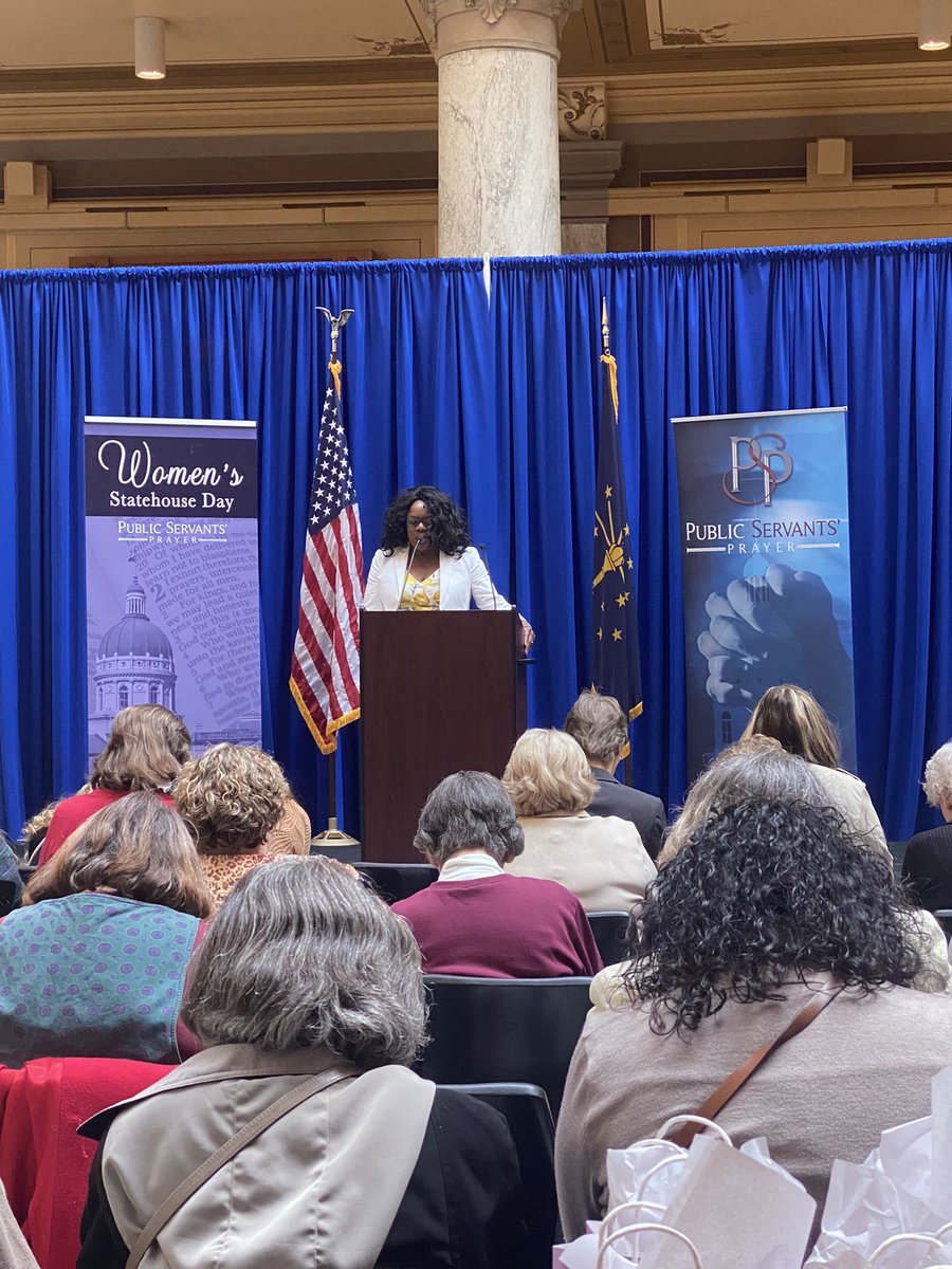 ReneePack52's tweet photo. It is Women’s Day at the Indiana Statehouse! I have been blessed with the task of praying for law enforcement, emergency workers, and the military. #PrayForPeace #serviceislife #prayerwarrior https://t.co/geSg6I9xgU