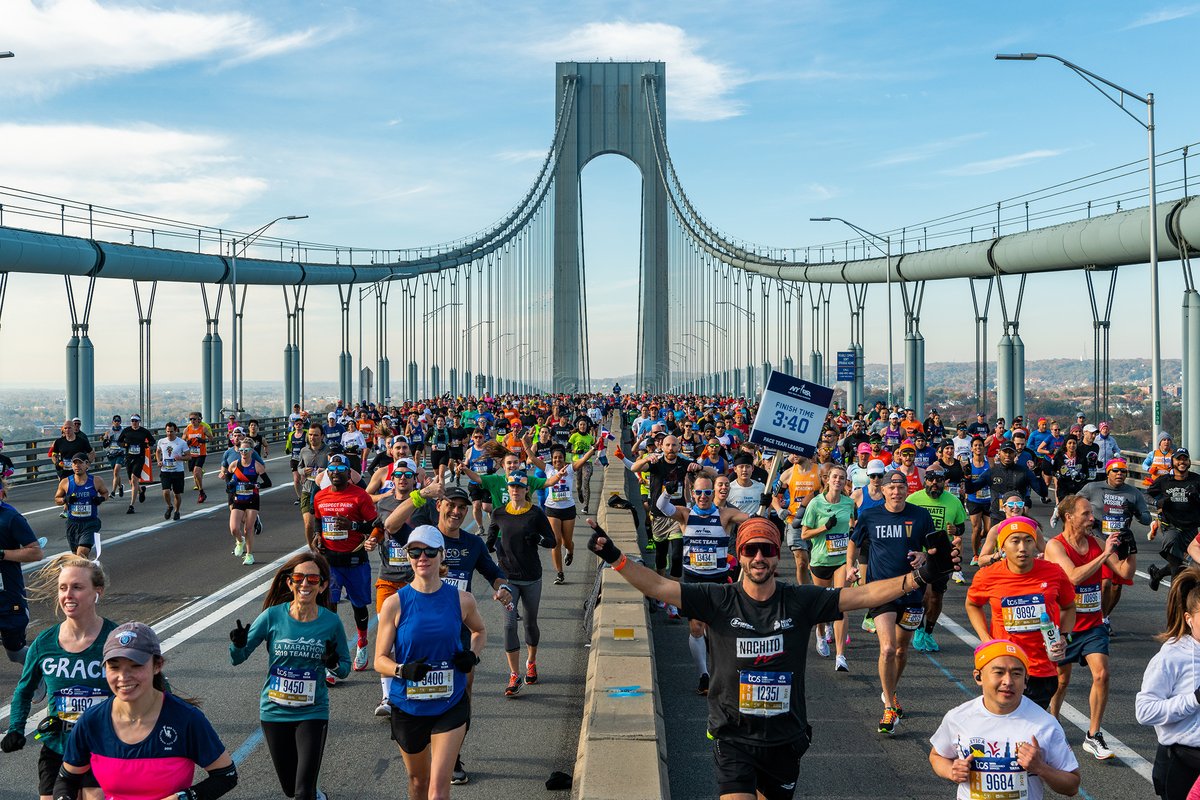 nycmarathon's tweet photo. It will inspire you. It will surprise you. It will move you. 
 
Your journey to the start line on Nov 6 begins today. Apply or claim your guaranteed entry for the 2022 #TCSNYCMarathon now through March 23: https://t.co/q3nlnyLLOY https://t.co/UVS6C5Gzu3
