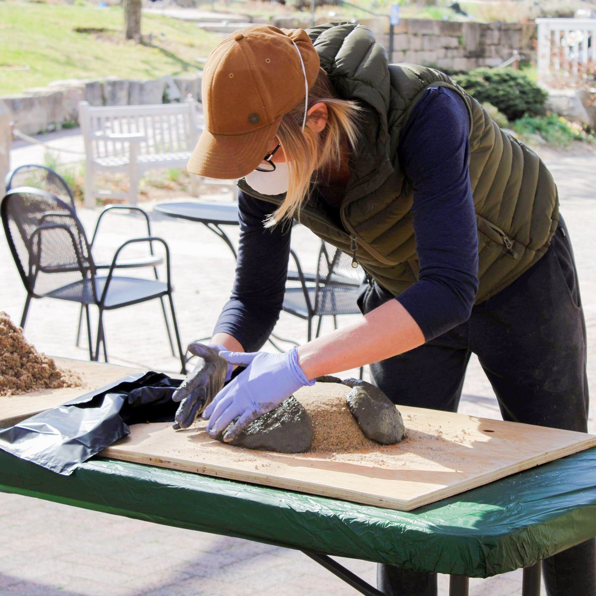 IdahoBotanicalG's tweet image. DIY Hypertufa Planters? 
Say no more. ✨🌿 #springDIY
idahobotanicalgarden.org/event/hypertuf…