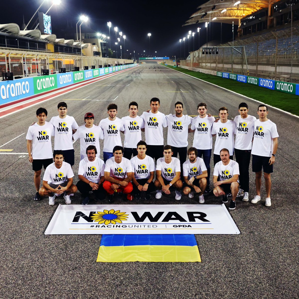 Carlossainz55's tweet photo. F1 drivers stand with Ukraine and its people for peace and freedom. Every conflict around the world affects us all and we hope this suffering comes to an end immediately.

-
#Carlossainz
#NoWar https://t.co/xKUJvycbYS