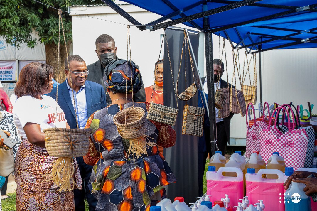 eugene_kongnyuy's tweet photo. RT UNFPARDC "Kananga:Des jeunes filles formées en compétences de vie courante et  activités génératrices de revenus grâce au projet Justice Autonomisation et Dignité des femmes financé par le @CanadaRDC. La Min. Prov du genre, @UNFPARDC , le @PNUDRDC… https://t.co/W3JW4u3js5"