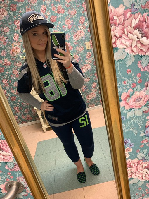 Been MIA&hellip; dealing with the breakup of the Seahawks&hellip; It&rsquo;s been so depressing LOL https://t.co/0YPV0kG<a href="/tag/gohawks"class="tags"><span>#gohawks</span></a>