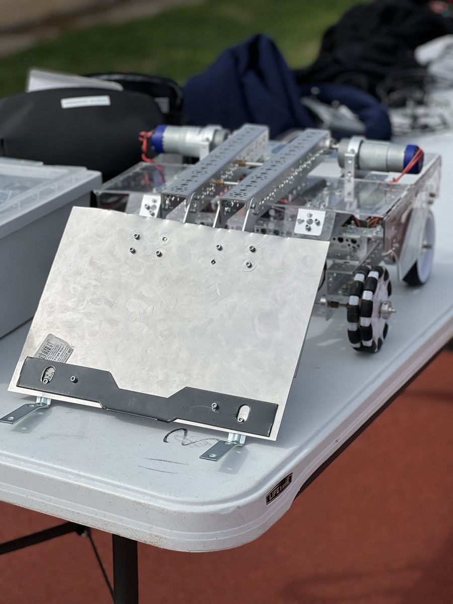 annvega's tweet photo. Another Battle Bot ready to compete at #MISDTechWars22 @McAllenISD #McAllenISDTECH @gosand2 @jamesvarlack @rfluegel https://t.co/vHewzwyRUR