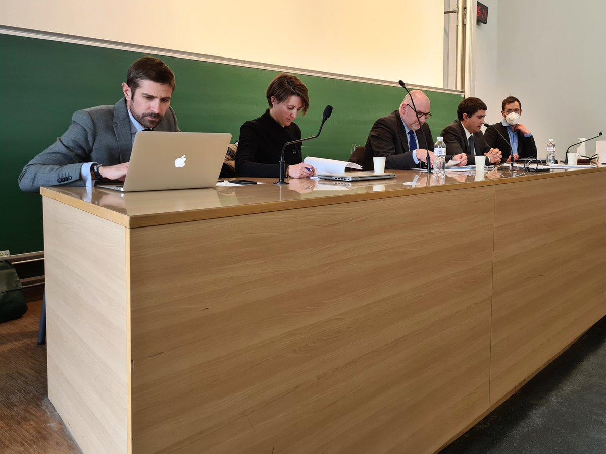 Ravi d'avoir accueilli <a href="/DRedonnet/">Denis Redonnet</a> , DG adjoint à la DG trade de <a href="/EU_Commission/">European Commission</a> pour une conférence passionnante sur les transformations de la politique commerciale commune de l'Union au regard de l'autonomie stratégique - merci à <a href="/AlanHerv4/">Alan Hervé</a> , A de Nanteuil et L.C Wilz