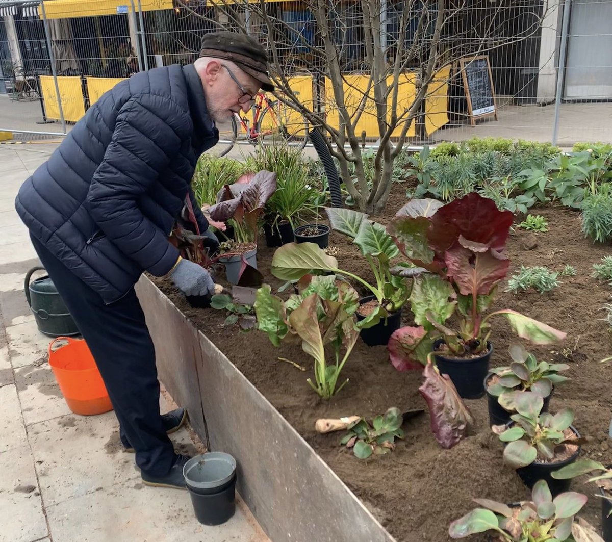 Jeremy Corbyn tweet media