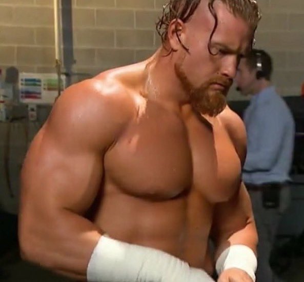 2gay4comfort's tweet photo. The bodyπ¦ #exercise #Wrestlers #buddymathews #tits #pecs #abs https://t.co/Z1yNXlgwrk