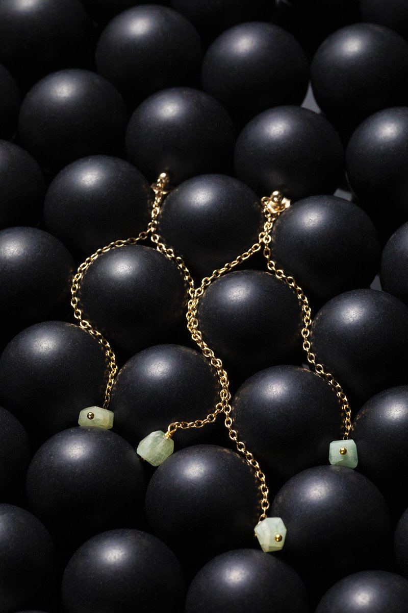 chelleHmont's tweet photo. Whatβs your ball and chain? #testing #shootdays #setlife #ballandchain #stilllife #jewelry #brightshinyobjects https://t.co/IksbHEFFMr
