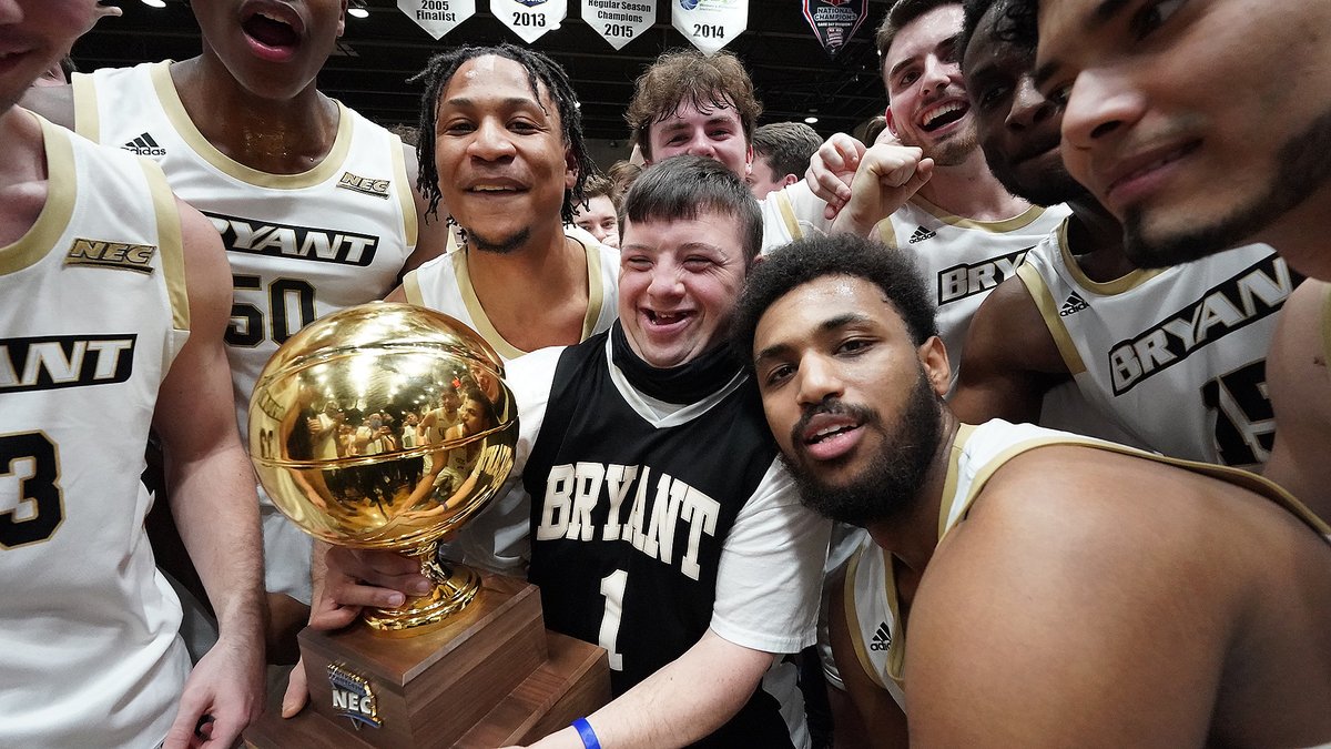 BryantBGClub's tweet photo. This is what it's all about!   Bryant's No. 1 fan Bryce Lavalla.  Go Bulldogs.  @BryantHoops @bryantalumni https://t.co/X9gTdcZ1nG