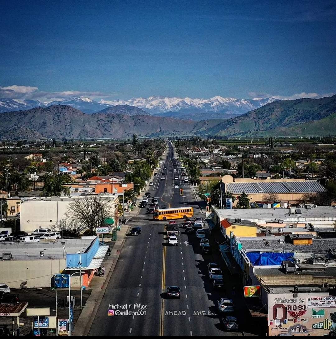 Manzo4012's tweet photo. My hometown of Orosi.
Credit to Michael Miller on Facebook. https://t.co/L1HNMtUUi0