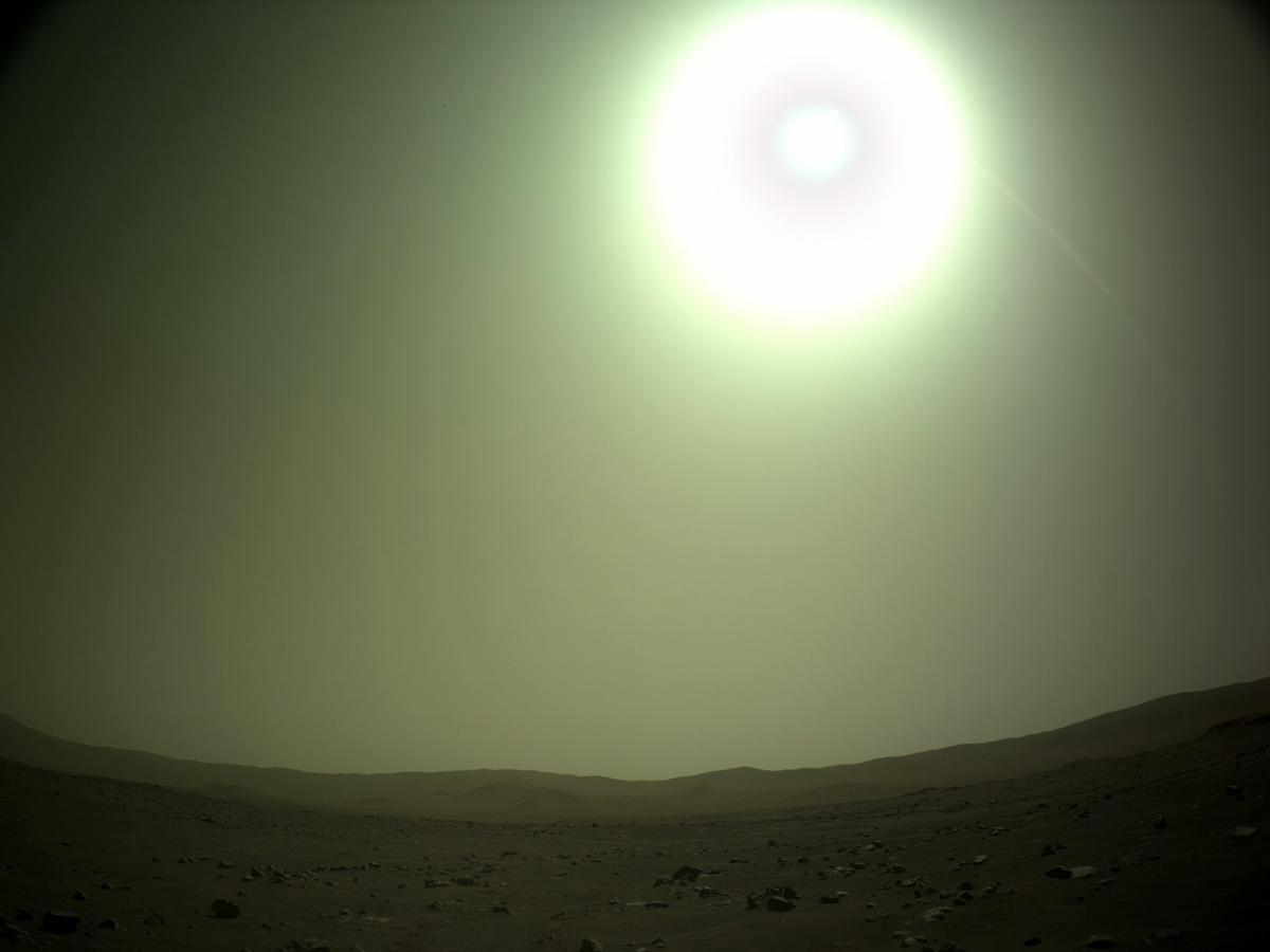 MarsMissionImgs's tweet photo. #PerseveranceRover image taken on #Sol357 at 1:41:24.233 PM with #Navcam #Mars #NASA #Space https://t.co/nDqYvjRWdb