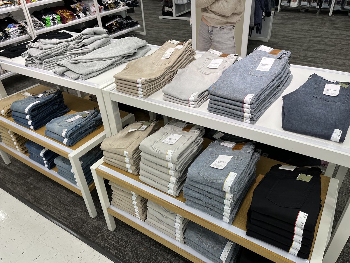 Goodfellow lookin’ good 😎🤌🏼 !! Come shop our crisp folds and find the perfect pair !! 👖@TL_Alyece <a href="/ShaloniaG/">Shalonia</a> <a href="/rlomtg12/">Robert Lombardi</a>