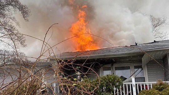 MasticFD's tweet photo. 8:15a this morning, the dept was alerted for a structure fire on Seaford Ave ,Upon arrival of Chief Sunderman, smoke was pouring from the home.A working fire was transmitted. 1st due units hit the hydrant &amp; used hose lines to attack a basement fire.TY to all agencies who assisted https://t.co/jFTXdXy5Jw