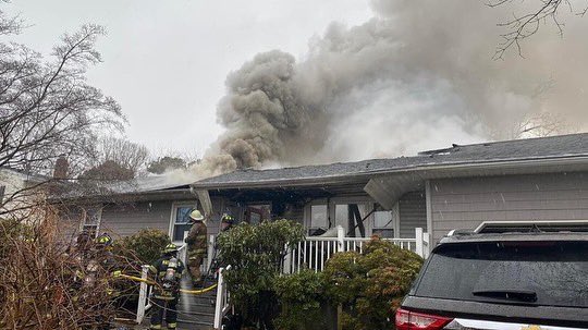 MasticFD's tweet photo. 8:15a this morning, the dept was alerted for a structure fire on Seaford Ave ,Upon arrival of Chief Sunderman, smoke was pouring from the home.A working fire was transmitted. 1st due units hit the hydrant &amp; used hose lines to attack a basement fire.TY to all agencies who assisted https://t.co/jFTXdXy5Jw