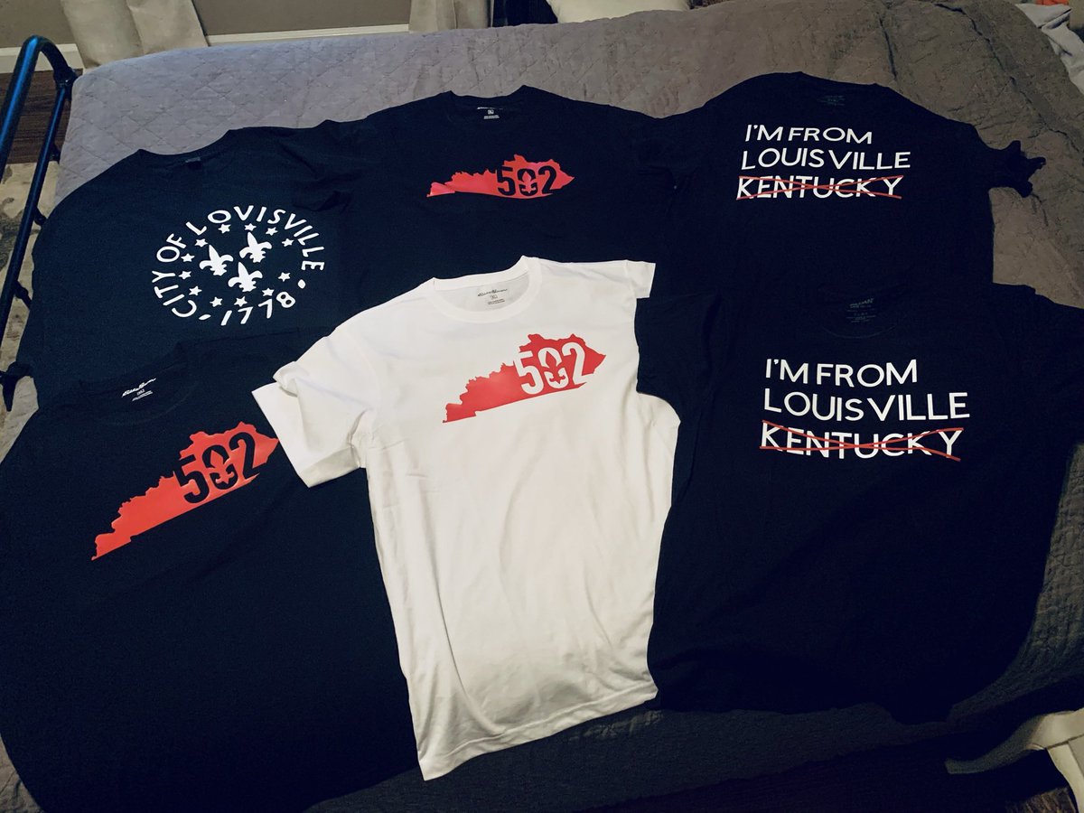 L1C4TheArts's tweet photo. ☄️🏀 FREE SHIRT TIME🏀☄️

Guess the total combined points in tonight’s game and RETWEET this post.

If you guess correct you win!!
Winners pay shipping.

#louisville #ville #basketball #502 #localart #supportlocal #support502 #seniorday #beatuva #louisvilleart https://t.co/TiX0QfKxLQ