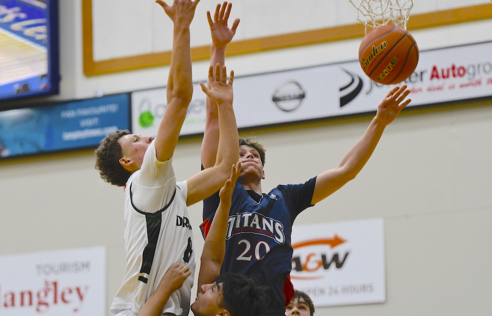 htsumura's tweet photo. 03.09.22: Day 1 reports from the 2022 B.C. senior boys Double-A basketball championships! https://t.co/oMhdG3Y4Tz @BC2ABoysBBall @langleyevents @bcboysbball @BCHoopScoop @SteveEwen https://t.co/Mmd0dr9Gfq