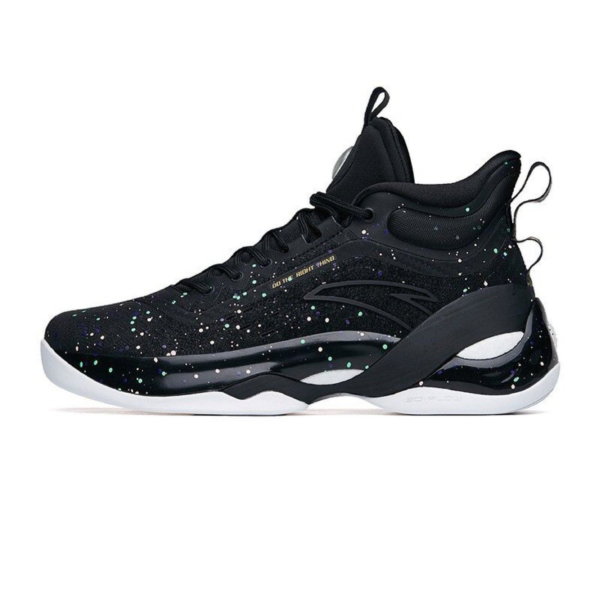 NickDePaula's tweet photo. For the first time, @KlayThompson has launched his KT signature shoe series on his own webstore at https://t.co/Kd4Tud4XpS 

7 colorways of his ANTA KT 7 in themes celebrating the Bay, his dog Rocco, #BHM &amp; more are out now. https://t.co/Ym21o6iZse