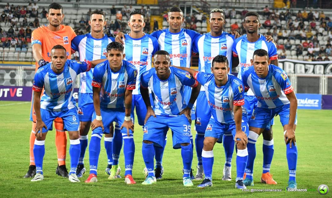 Balonazos's tweet photo. CD Hermanos Colmenárez enfocado en su primera copa internacional ante Dvo La Guaira
#Sudamericana
#CDHnosColmenarez
#DvoLaGuaira
📎 https://t.co/BVyeXYKOPu https://t.co/2fsHuswY9D