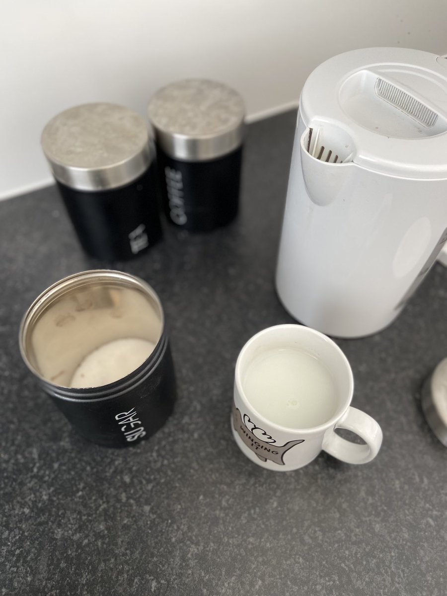 JenniferNCrow's tweet image. Task: cup of tea please. Even at the end of this task the patient was unable to identify that he had missed out the teabag in this process #ideationalapraxia #lovemyjob @RCOT_NP @Simzy_x @Louisepenny87 @StrokeImperial @JamilSohaa @drjkwan