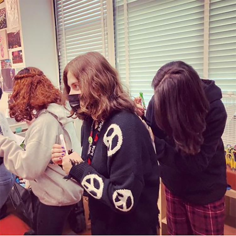 educare_fdn's tweet photo. It was a “super me cape” kind of morning with ASB @educare_aceatsjha

How often do you take time to say statements of appreciation to one another?
#SEL #aceinitiative #Heartset https://t.co/0pU4LWPKkw