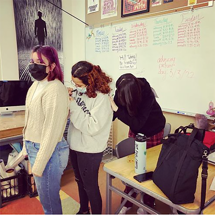 educare_fdn's tweet photo. It was a “super me cape” kind of morning with ASB @educare_aceatsjha

How often do you take time to say statements of appreciation to one another?
#SEL #aceinitiative #Heartset https://t.co/0pU4LWPKkw