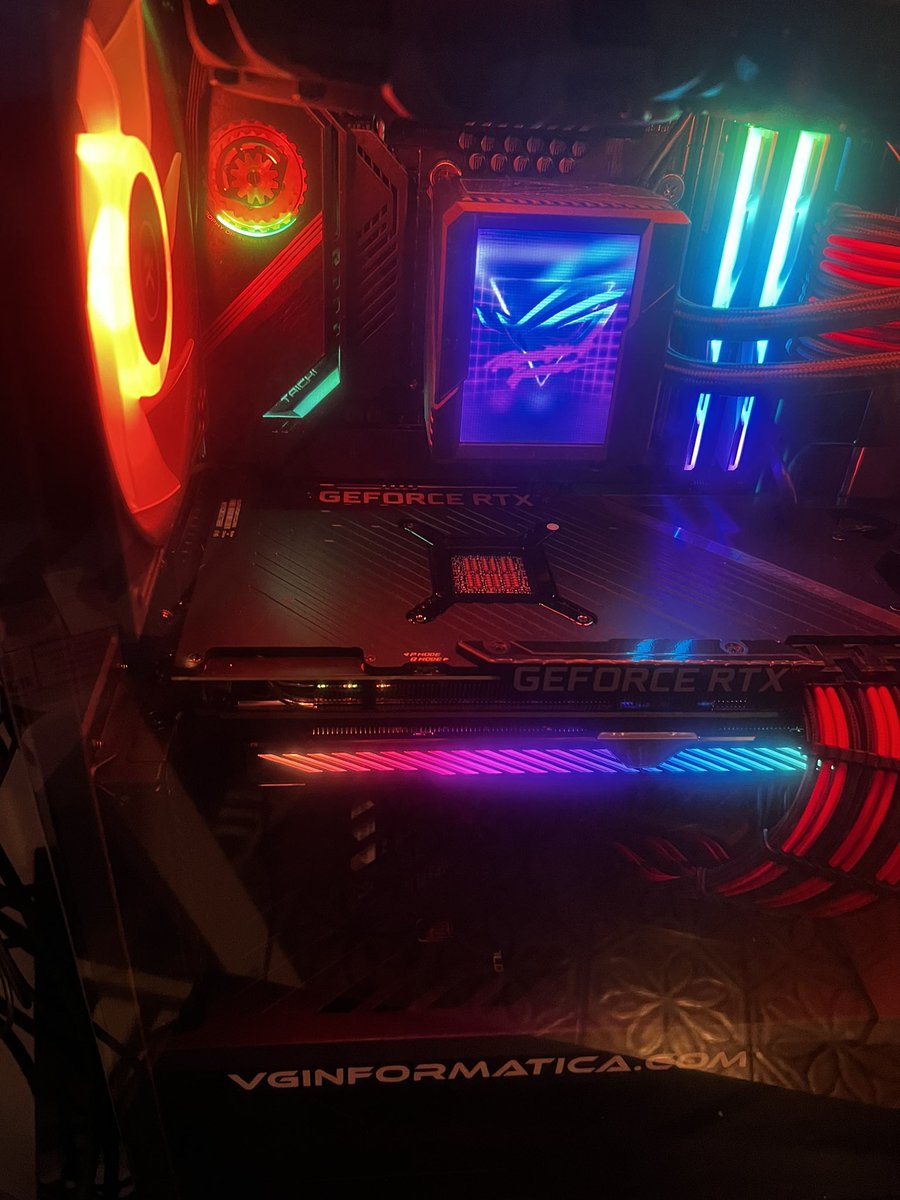 SyeCrypto's tweet photo. Asrock taichi z690 ddr5 https://t.co/IRHFfcOgiI