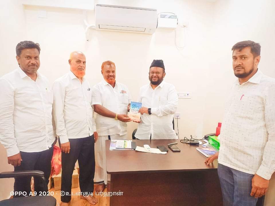 tmmkhqofficial's tweet photo. கோவை மாவட்டம் நகர்புற உள்ளாட்சி தேர்தலில் வெற்றி பெற்ற கோவை மாநகராட்சி 86வது வார்டு மாமன்ற உறுப்பினர் இ அஹமது கபீர் MC அவர்கள் மமக தலைவர் பேராசிரியர் எம்.எச் ஜவாஹில்லாஹ் MLA அவர்களை சந்தித்து வாழ்த்து பெற்றனர்.

MMK Winners..

#TNLocalBodyElection2022  #mmkcandidates https://t.co/tvVhwxS8He