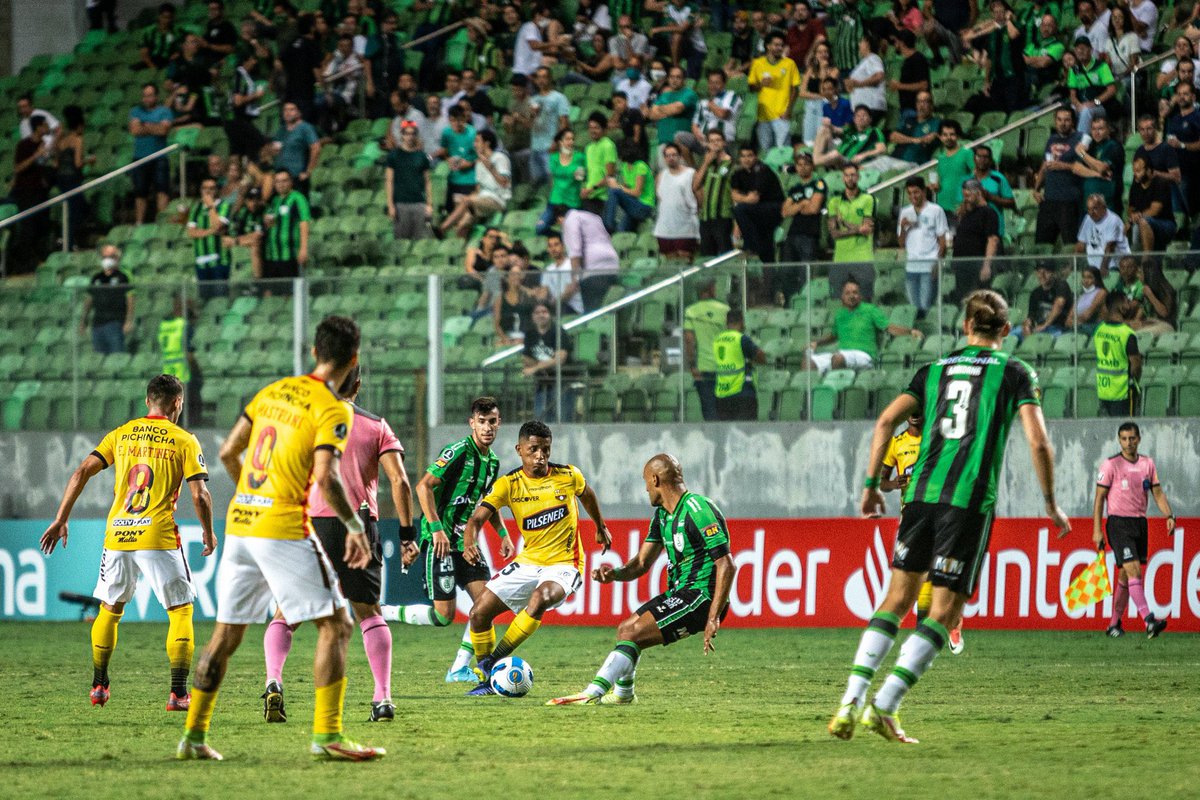 Teradeportes's tweet photo. ES OFICIAL EL AFORO PARA VER AL ÍDOLO DEL ECUADOR🟡
75% de aforo aprobado por el COE Nacional para la fase III de Copa Libertadores en Guayaquil para el partido #BarcelonaSC vs #AMineiro https://t.co/zEsmfHfWnr