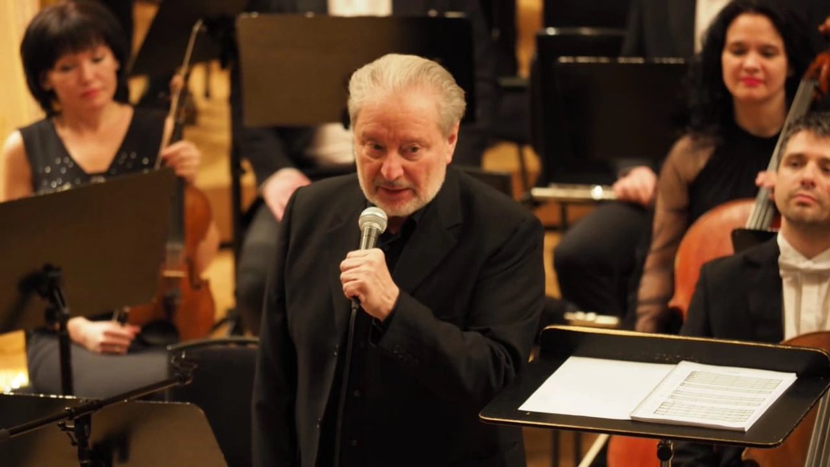 tat_symphony's tweet photo. Сегодня в ГБКЗ им. Сайдашева состоялся концерт Государственного академического симфонического оркестра Республики Татарстан под управлением Александра Сладковского с участием известного российского актёра, режиссёра и литератора Вениамина Смехова. https://t.co/6RkhsgzJL8