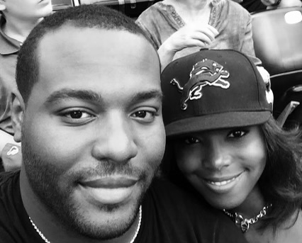 HMPathology's tweet photo. Meet @amhollomanmd, one of our neuropathology fellows and also our chief fellow! Dr. Holloman is especially interested in oncologic neuropath and loves spending time with her husband and her maltipoo, Rook #WomensHistoryMonth #BlackMedTwitter #BlackInPath #HMHPath #NeuroPath https://t.co/5e7XwmYPbl