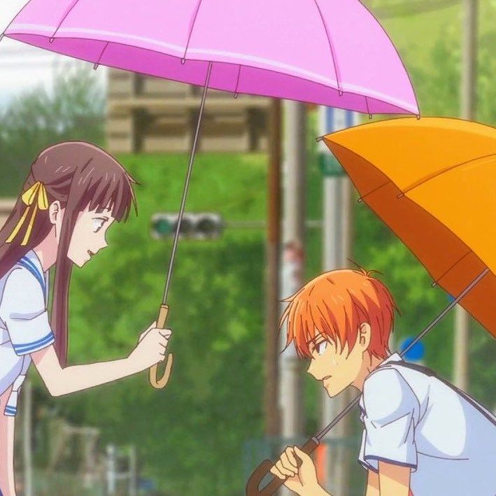 kyoruyeye's tweet photo. when they share umbrellas>>> https://t.co/zFG3PWtgdF