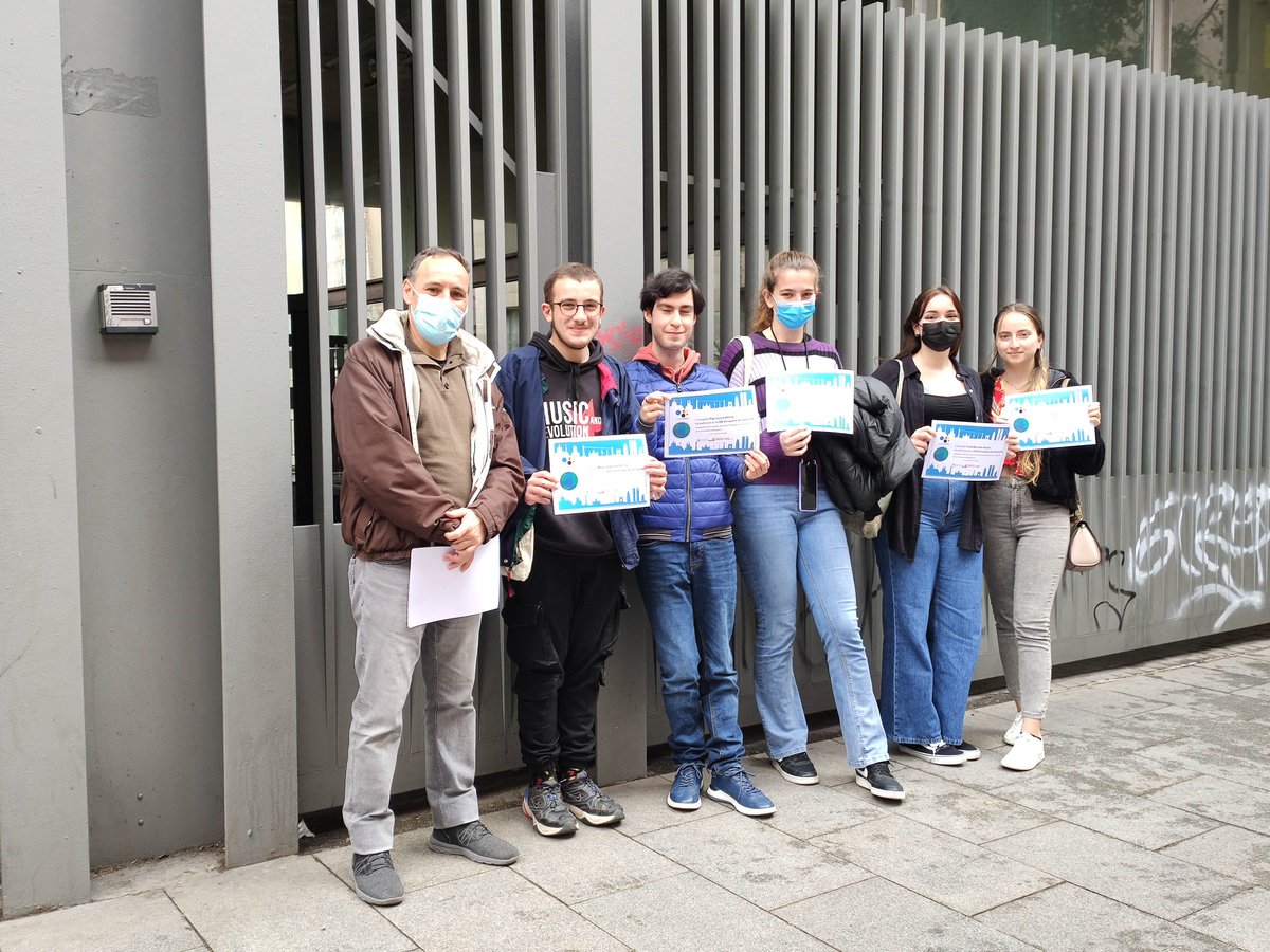 inselcalamot's tweet photo. Avui, alumnes de 2n Batxillerat han participat a la #XIIIOlimpíadadeGeografia de la UB.
#SomCalamot #BATCalamot #femsortides @GeografiaUB https://t.co/GjgR8DCqEO