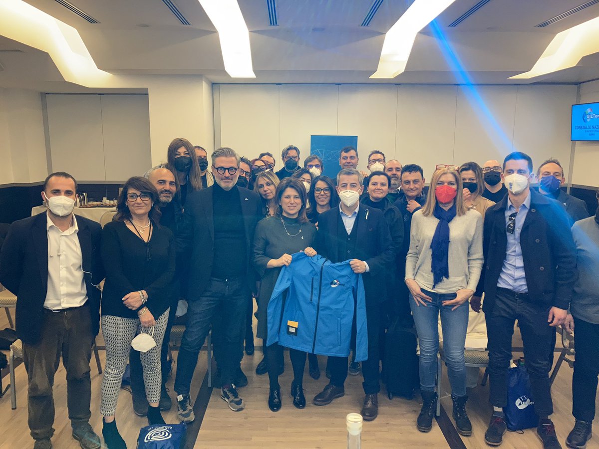 Emanuele Ronzoni, Segretario Organizzativo <a href="/UILofficial/">Uil Nazionale</a>, ci parla di unione e solidarietà.

“Abbiamo l’obbligo di combattere affinché il #lavoro sia dignitoso”

#StopAlPrecariato #precariato #UILTemp #UIL