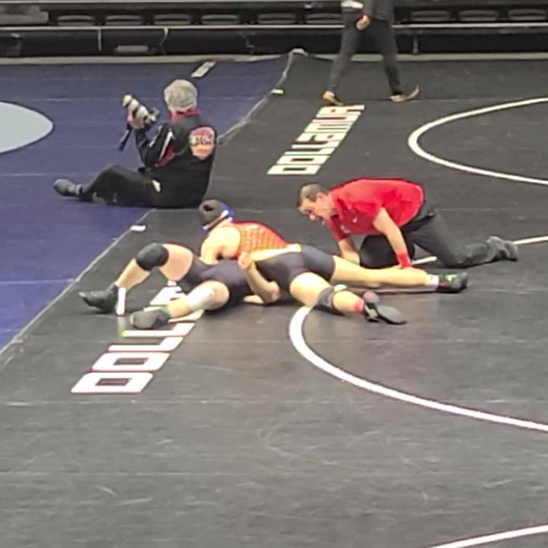 ChrisCapo152's tweet photo. Great to be back on the mat, competing post-surgery at the CA USAW Folkstyle State Championships. Thank you, Coach Brian Peterson. #petersongrapplers @calUSAwrestling @CalGrappler @theopenmat @USAWrestling https://t.co/UAh2twginU