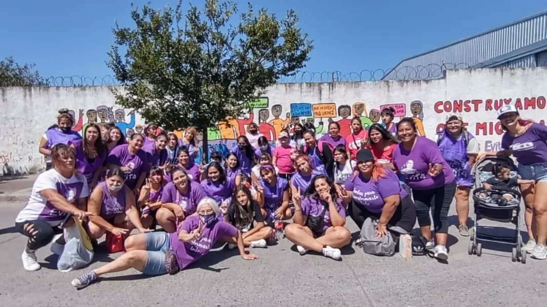 evitacomuna8's tweet photo. 🟣 PARO Y MOVILIZACIÓN TRANSFEMINISTA 

Ayer en el día de la mujer trabajadora marchamos juntes por:
 
⚖️ La reforma judicial feminista, con un eje transversal en las violencias por motivos de géneros, y contemplando nuestras demandas en perspectiva de derechos. https://t.co/DpZgt9Q64q