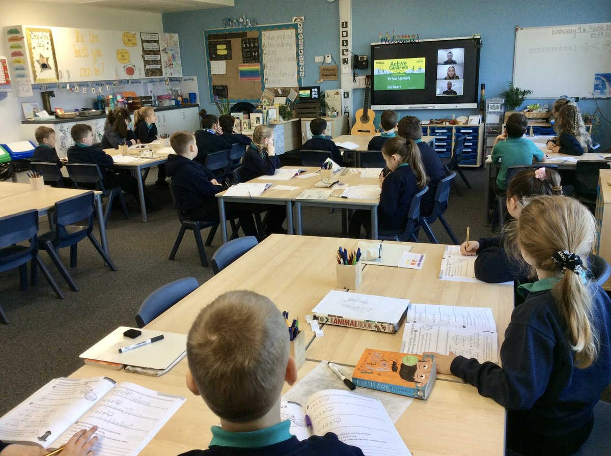 GreenparkKL's tweet photo. Year 4 taking a break from their Maths this morning to learn more about the importance of healthy eating @NorwichCityCSF we are looking forward to trying tomorrow’s special lunch menu! #activecanaries #HealthyEating https://t.co/GZVVcHvLK1