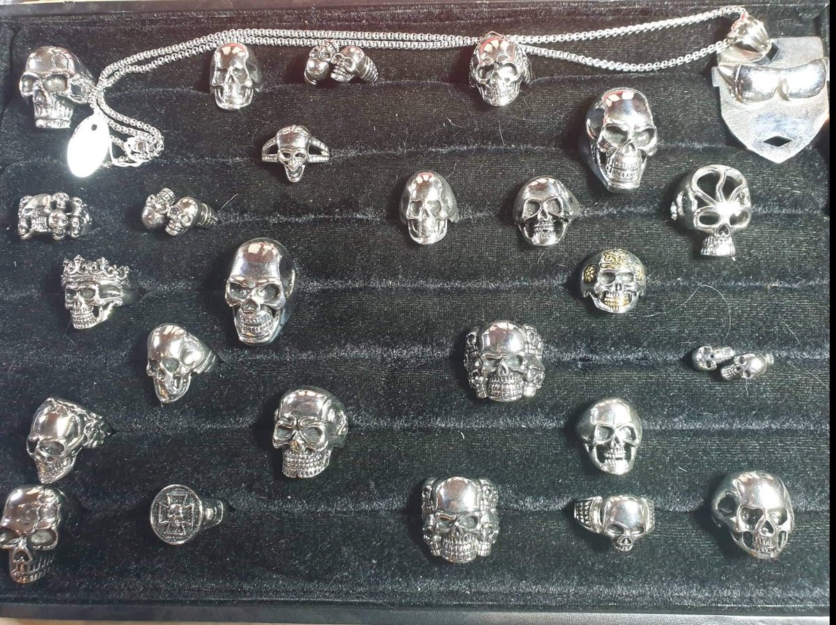 cosmicrebelscon's tweet photo. CRC is known for it's wide range of vendors and what they have to offer to suit everyone's tastes and budgets. 
Colin Mckenzie and Preeva Jewellery will be showcasing their stainless steel pendants, necklaces and all sorts of Jewellery for you all to check out. https://t.co/XM6X54zT55