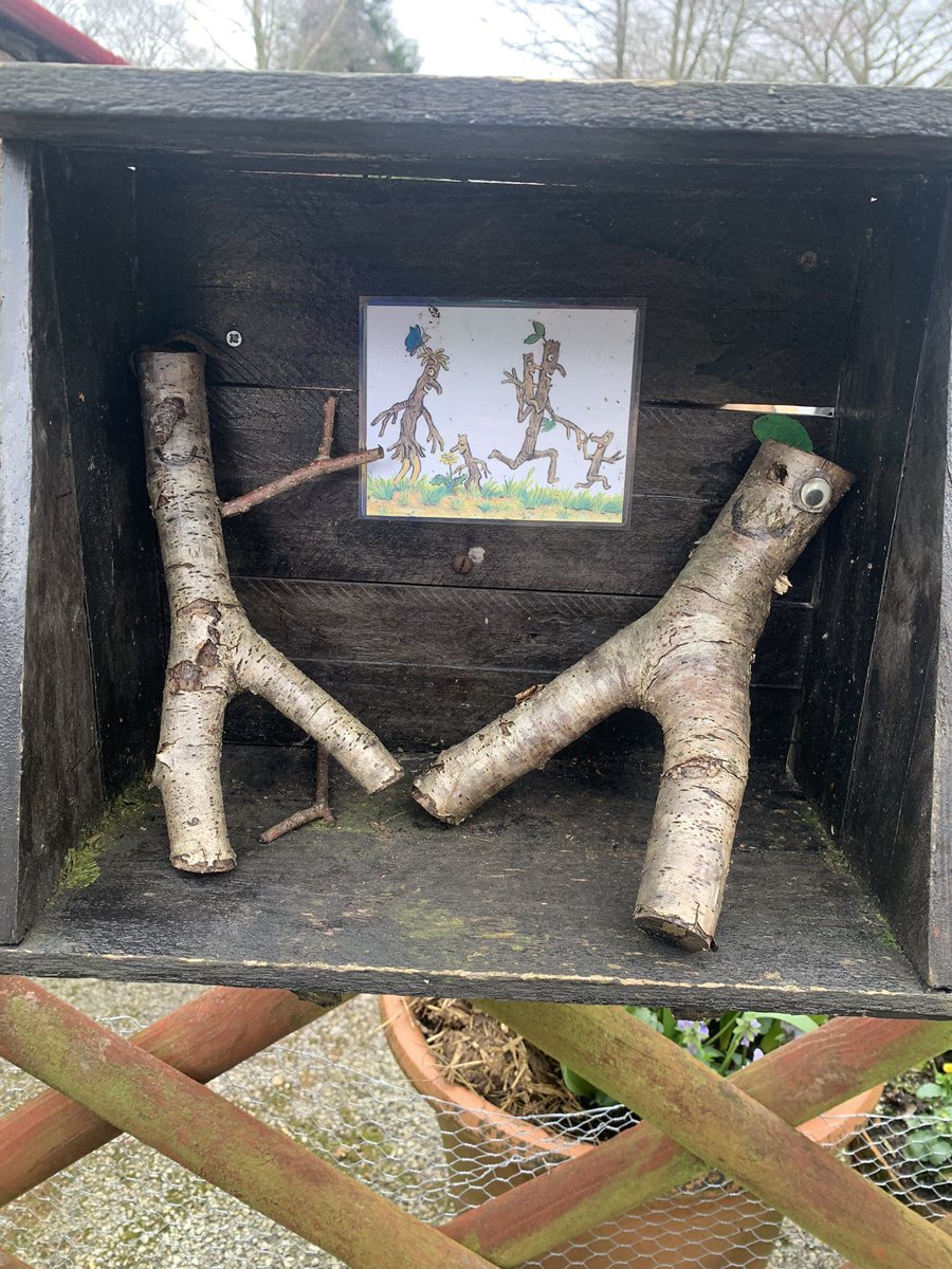 windermerenurse's tweet photo. Was greeted by stick man stick man stick man that’s me! If you have kids you will know!  #stickman #juliadonaldson #ChildrensBooks #averageday #brilliant #art 🌲 https://t.co/EiF96Hh0B5