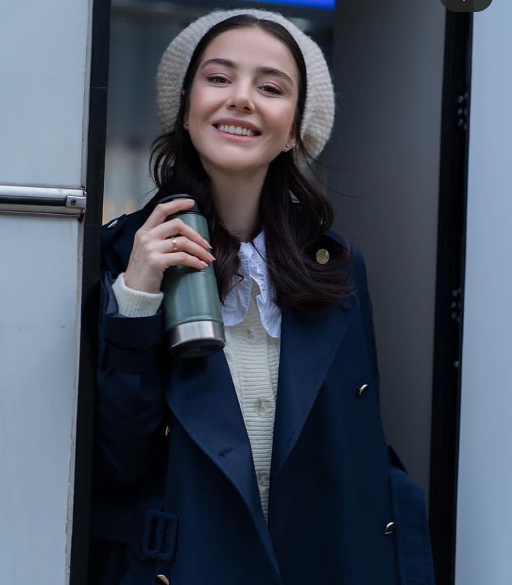 Özge necesita votos en estos dos enlaces 👇👇👇👇

Página 2
thebestpoll.com/the-best-actre…

Página 3
bestofthelist.com/the-most-beaut…

#ÖzgeGürel #DicleAydın #HayallerVeHayatlar