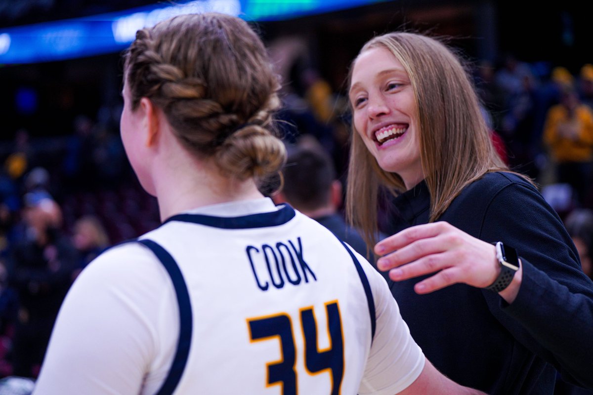 ToledoWBB's tweet photo. 😀😀

Tournament wins just hit different. https://t.co/OQw0986fUB