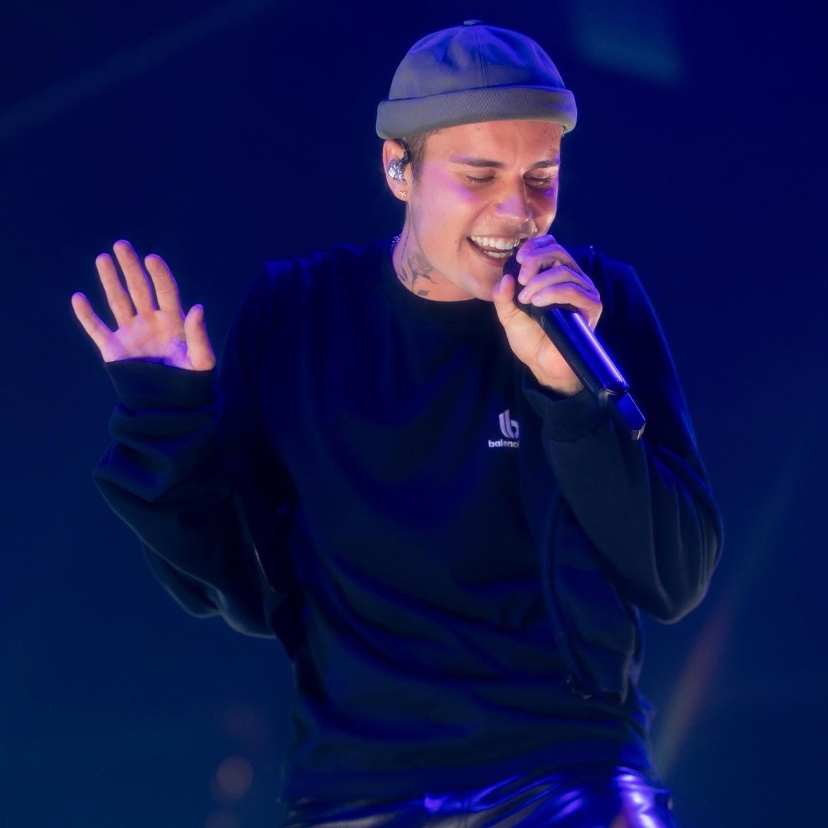bieberfever's tweet photo. we love to see it!! NEW DATES💜 https://t.co/QS9y2o6fKv