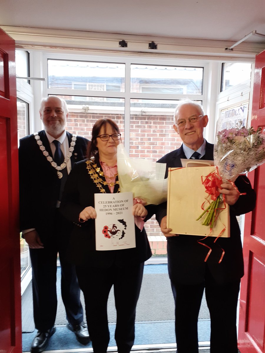 HedonMuseum1996's tweet photo. Presenting the Mayor of Hedon, Sarah Rommell and Dr Martin Craven with flowers and gifts to thank them for their support. Dr Craven first had the idea to open a museum in Hedon back in the 80's and has supported us eversince.

#hedon #hedonmuseum #eastyorkshire #holderness https://t.co/yHeO9nPhU6