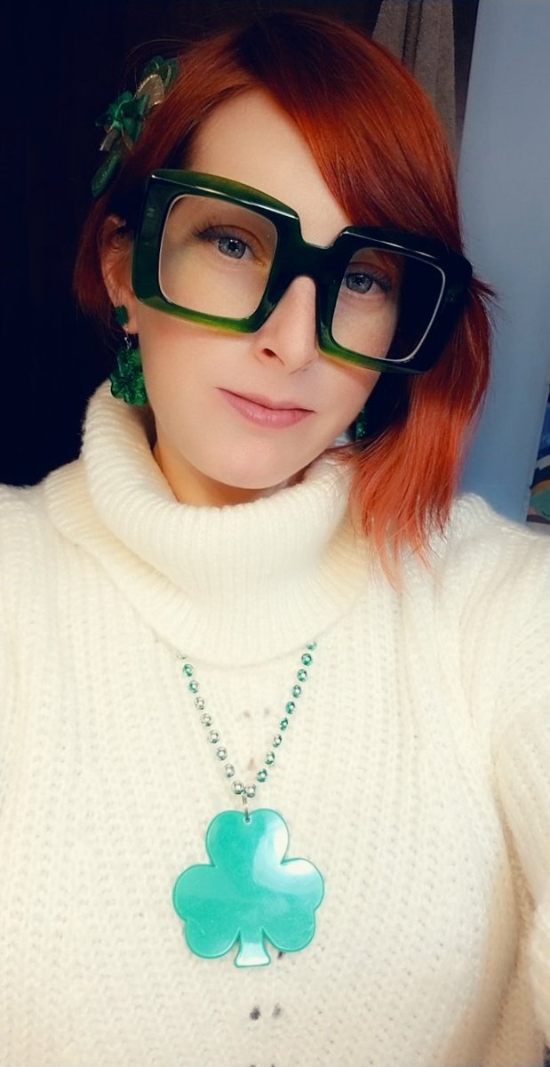 One of my St. Patrick's Day get ups.
#glassesgirl #veteran #StPaddysDay #redhairdontcare #MultipleSclerosis #multiplesclerosissucks #BeckwithWeidermannsyndrome #autism