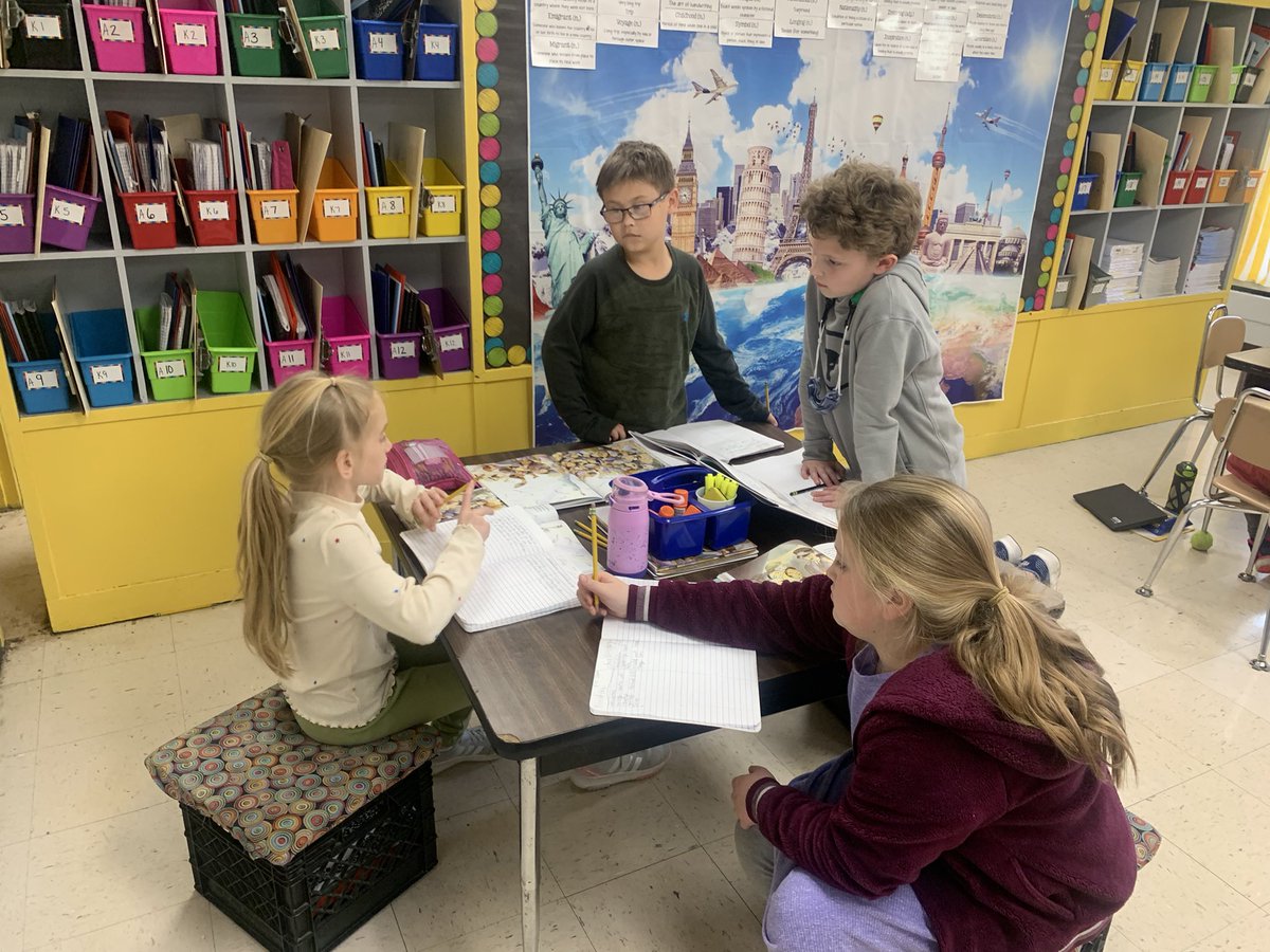 Digging for text evidence to support our inferences. Team3 is building so much knowledge about immigration! #SumnerAchieves #CurriculumMatters #WeAreUnionSTEAM