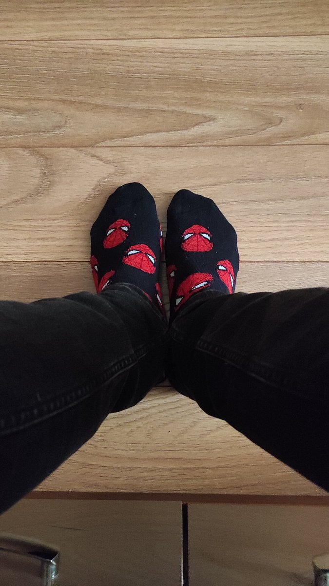 woooxel's tweet photo. Meeting with parents was successful, and all because of the socks. https://t.co/I13sD84ynt