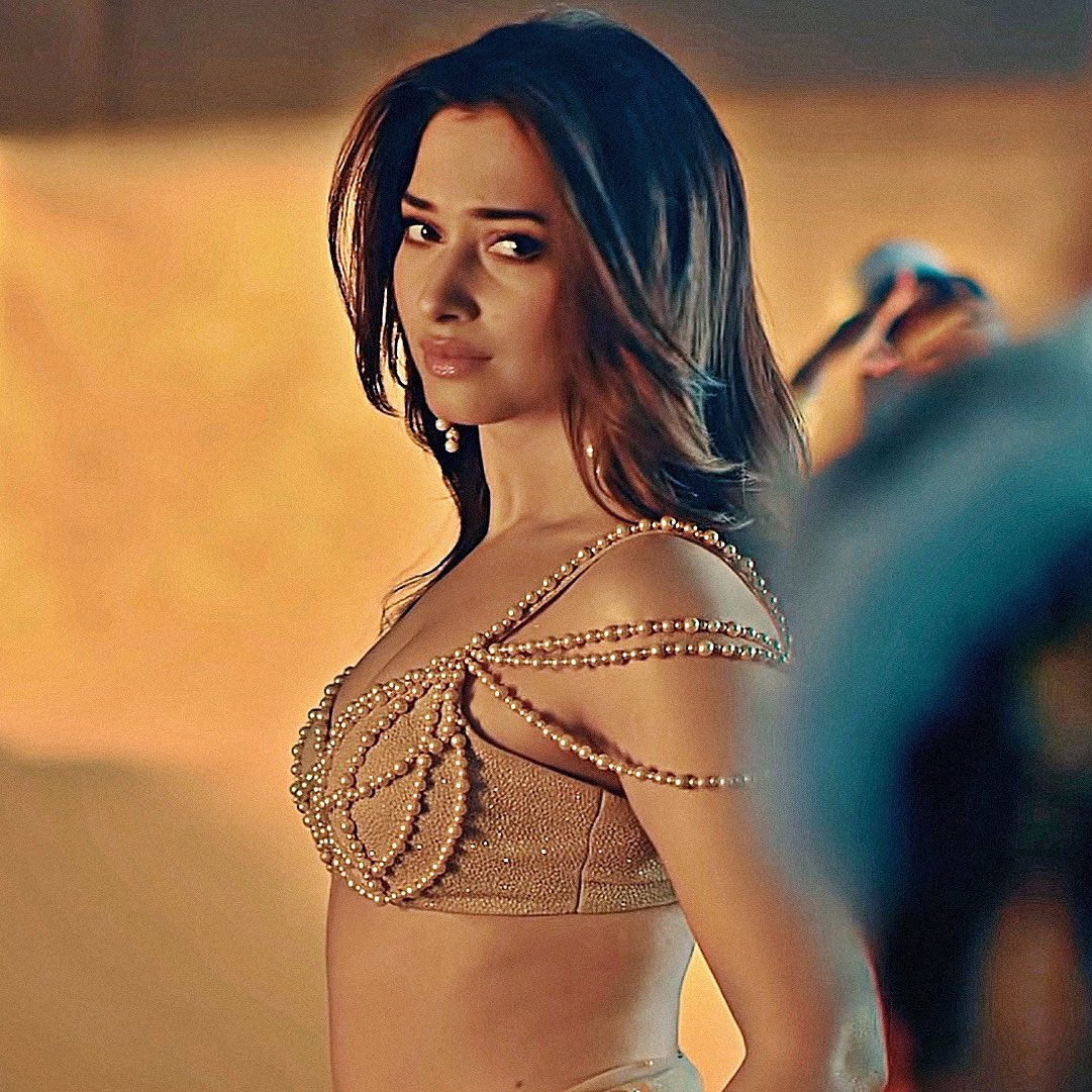 Aathavan_speaks's tweet photo. She is an Bermuda Triangle 🥵🔥 once we get into it! We can’t come back 😌 goddess Tammy @tamannaahspeaks
.
#TamannaahBhatia #TamannaahBhatia #Tamannaah #Tamanna #Tammy #Tabahi #RetroPanda https://t.co/Jm4CFqxDGT